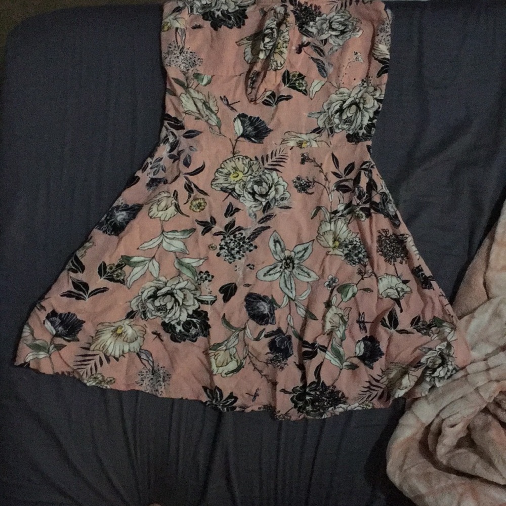 Short keyhole strapless dress